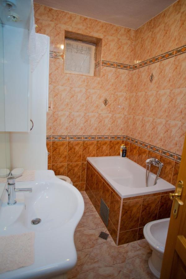 Apartments By The Sea Metajna, Pag - 6522 Zubovići Eksteriør billede