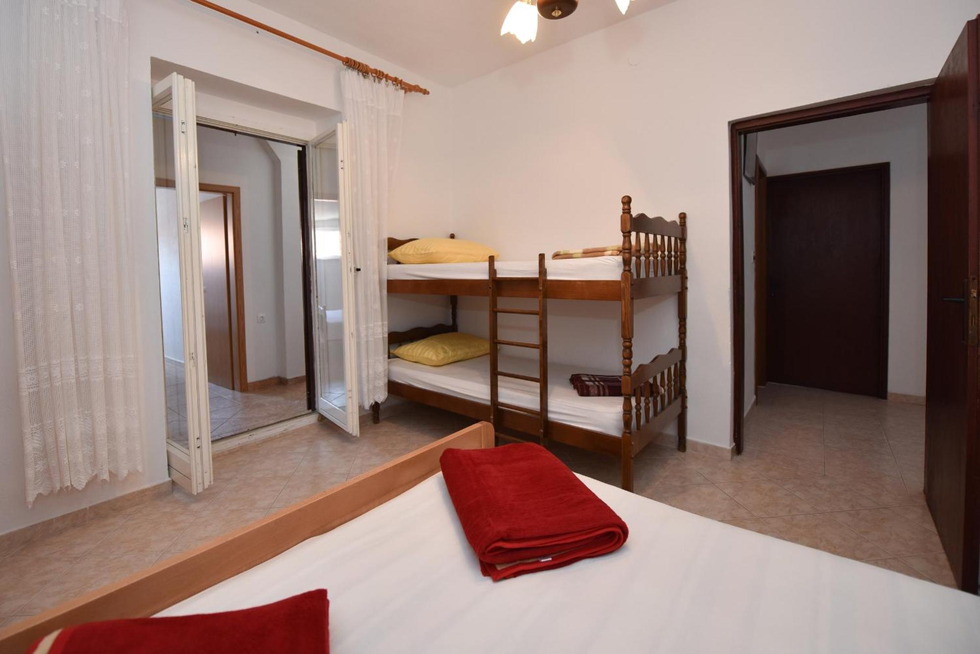 Apartments By The Sea Metajna, Pag - 6522 Zubovići Værelse billede